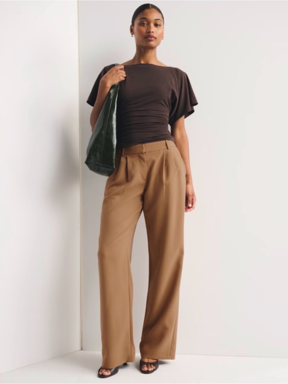 Curve Love A&F Sloane Low Rise Tailored Wide Leg Pant Size 31/ 12 Short in Camel
